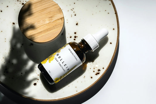 UNIQUELYFORU.COM UniquelyForU close-up of mullein leaf tincture