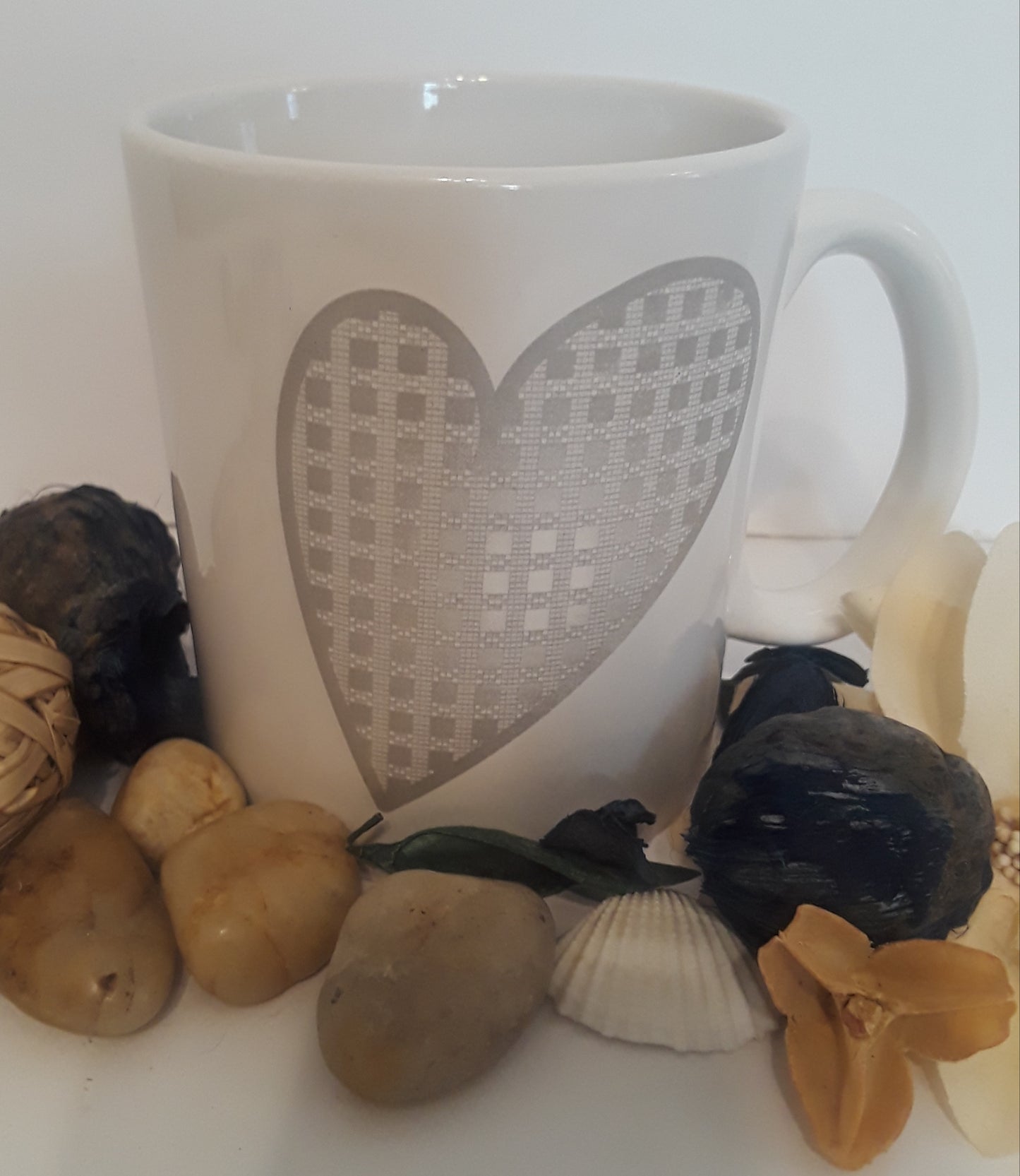 Heart Graphic Mug 18oz