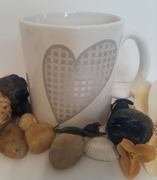 Heart Graphic Mug 18oz